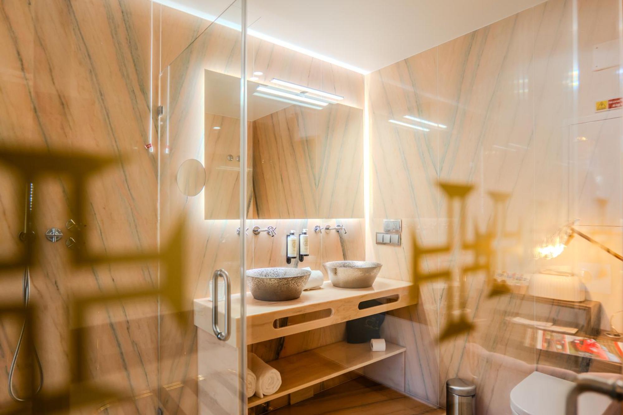Republica Boutique Hotel 5*